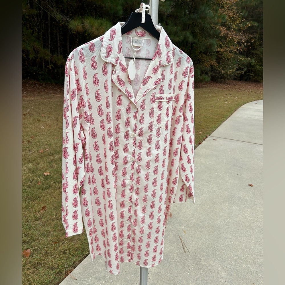 *NEW*Taylor Linens Aberdeen Red Paisley Nightshirts Sizes L and S